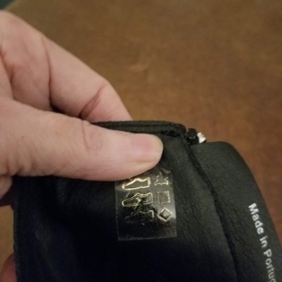 Elegant Black Ankle Boots - Picture 7 of 9